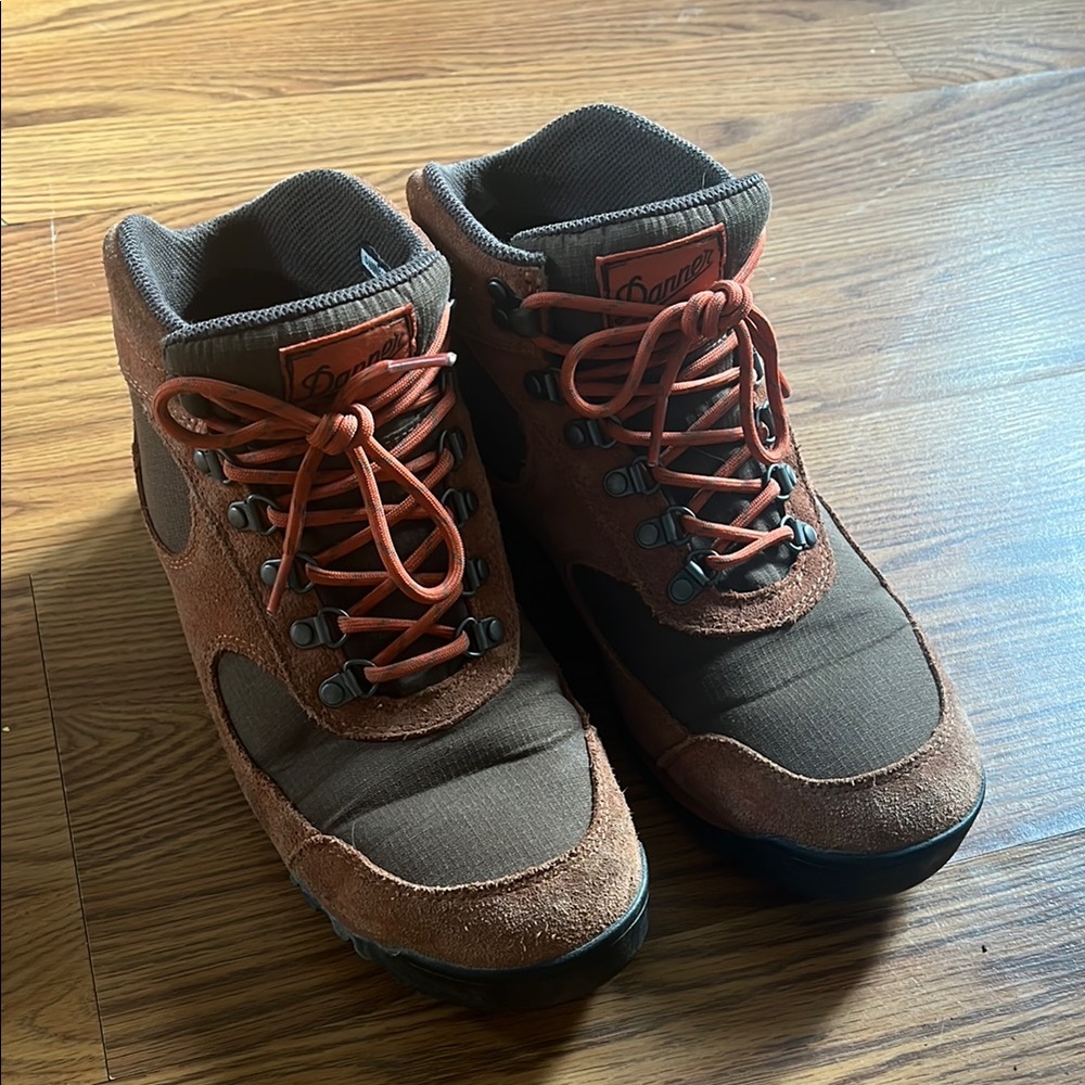 Danner Men's Brown Hiking Boots size 8
